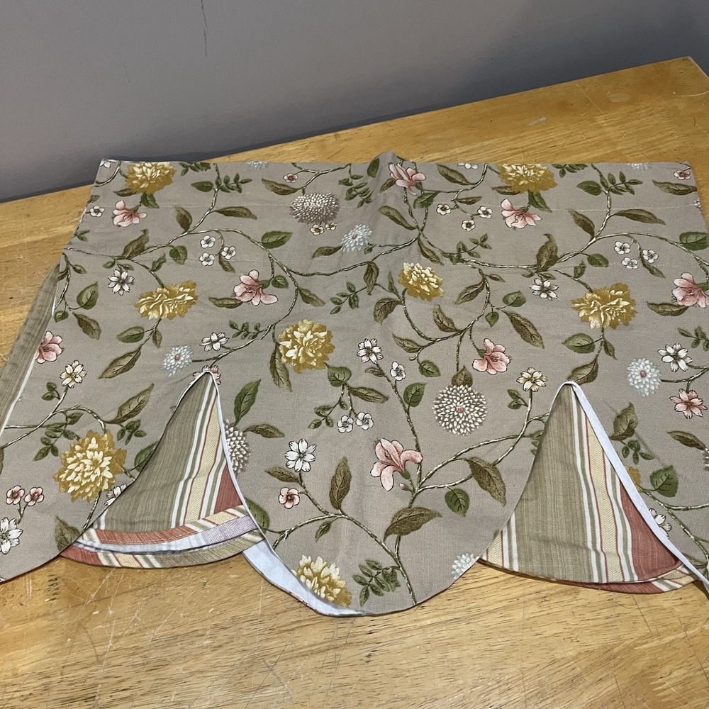 Waverly Home Classic Doserela Vine Quartz Peek-A-Boo Valance Country‎ 50x19"